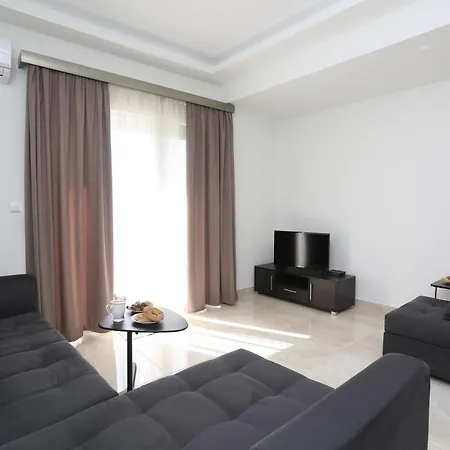 Saint Dimitris Center Sea View Apartment *